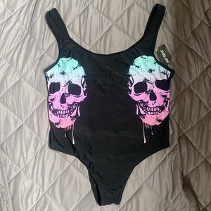 NWT-Hot Topic Midnight Hour Skull one-piece ombré dripping skulls swimsuit.